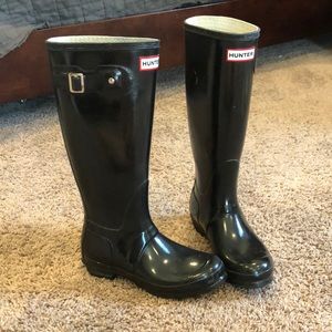 Black Hunter boots Size US 6M/7F